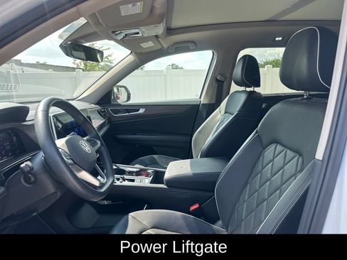 Used 2024 Volkswagen Atlas SEL Premium R-Line AWD/4WD image 11