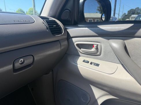 Used 2006 Toyota Sequoia SR5 image 22