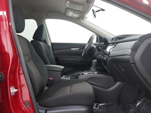 Used 2017 Nissan Rogue SV w/ Midnight Edition image 10