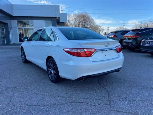 Used 2015 Toyota Camry XSE image 7