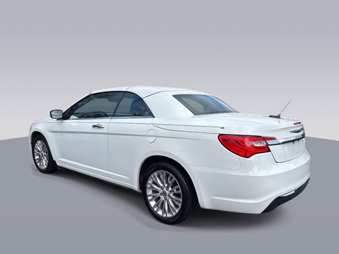 Used 2011 Chrysler 200 Limited image 5