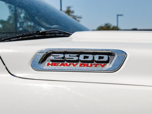 Used 2022 RAM 2500 Big Horn AWD/4WD image 4