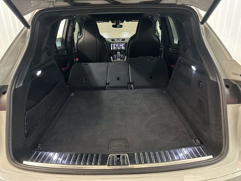Used 2021 Porsche Cayenne Turbo image 36