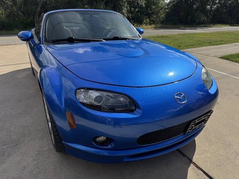Used 2006 MAZDA MX-5 Miata Sport w/ Appearance Pkg RWD image 3