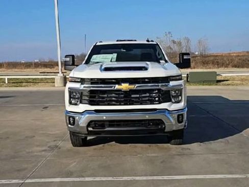 New 2026 Chevrolet Silverado 3500 LT w/ Convenience Package AWD/4WD image 3