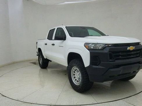 Used 2023 Chevrolet Colorado W/T w/ Advanced Trailering Package AWD/4WD image 59