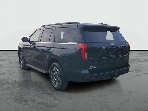 New 2025 Ford Expedition Active RWD image 3