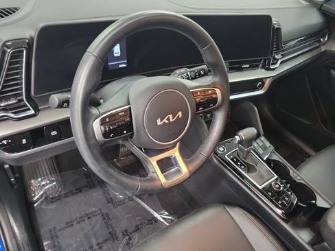 Used 2025 Kia Sportage EX FWD image 16
