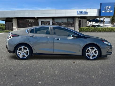 Used 2017 Chevrolet Volt LT FWD image 9