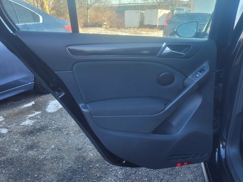 Used 2013 Volkswagen Golf 4-Door image 28