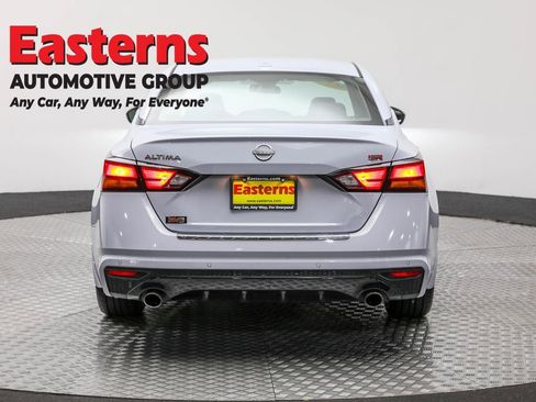 Used 2023 Nissan Altima 2.5 SR w/ SR Premium Package image 6