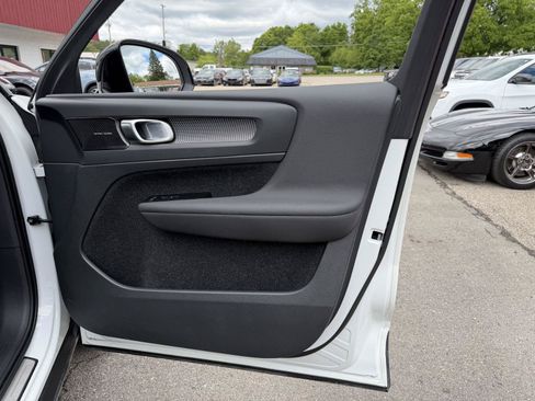 Used 2021 Volvo XC40 P8 Recharge w/ Advanced Package AWD/4WD image 26