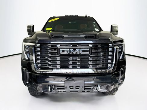 Used 2024 GMC Sierra 2500 Denali Ultimate w/ Max Trailering Package AWD/4WD image 2