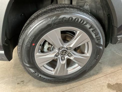 Used 2025 Toyota RAV4 XLE image 7