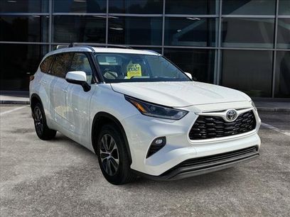 Used 2021 Toyota Highlander XLE