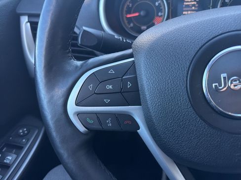 Used 2014 Jeep Cherokee Latitude w/ Comfort/Convenience Group image 32