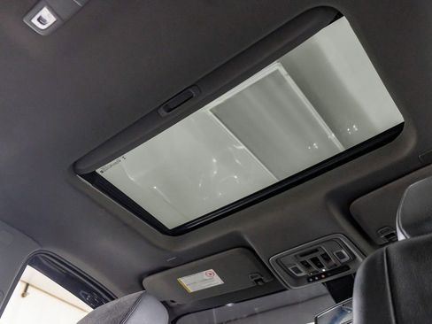 Used 2022 GMC Sierra 3500 Denali AWD/4WD image 23