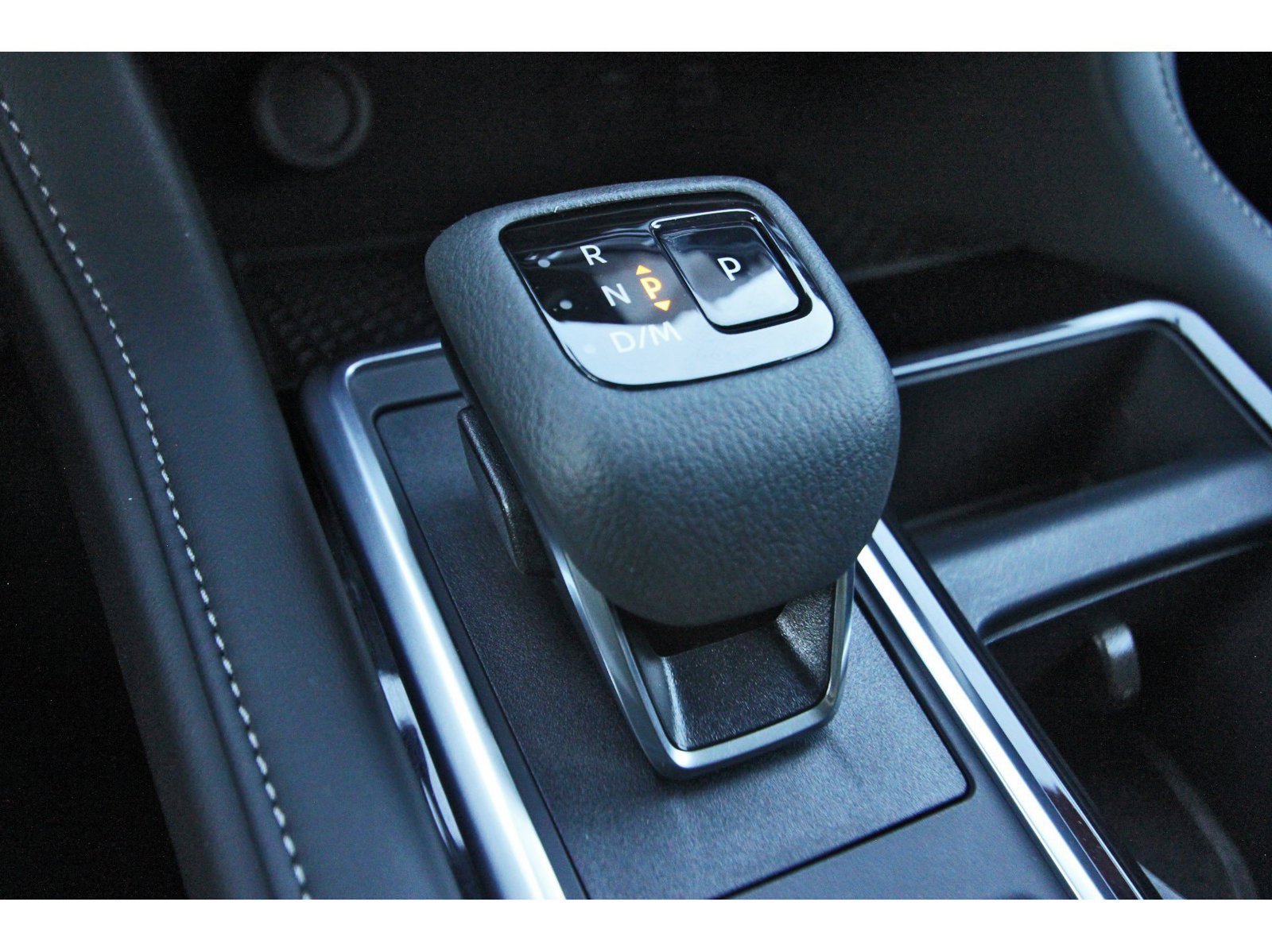 Certified 2025 Nissan Pathfinder SV w/ SV Premium Package FWD image 28