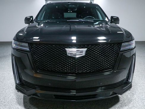 Used 2024 Cadillac Escalade Sport w/ LPO, ONYX Package AWD/4WD image 4