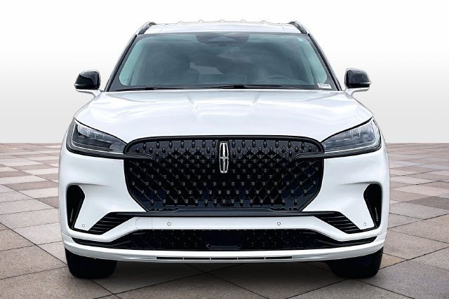 Used 2026 Lincoln Aviator AWD w/ Jet Appearance Package image 3