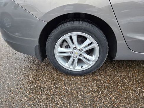 Used 2017 Chevrolet Cruze LT w/ Convenience Package image 9