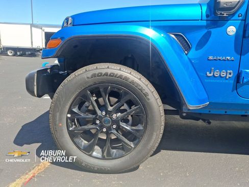Used 2024 Jeep Wrangler Unlimited Sahara AWD/4WD image 5