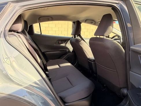 Used 2025 Toyota Prius LE FWD image 17