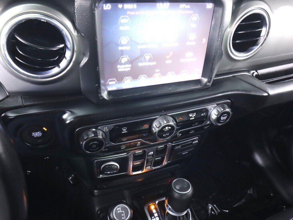 Used 2022 Jeep Wrangler Unlimited Sahara w/ Safety Group AWD/4WD image 15