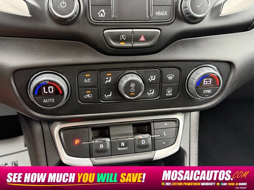 Used 2024 GMC Terrain SLT AWD/4WD image 33