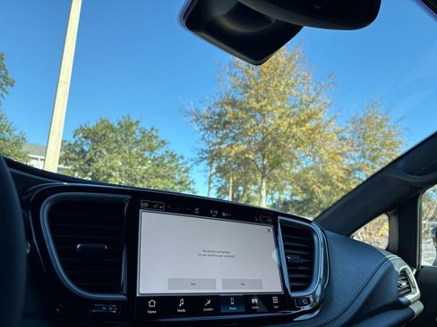 New 2026 Chrysler Pacifica Select image 19