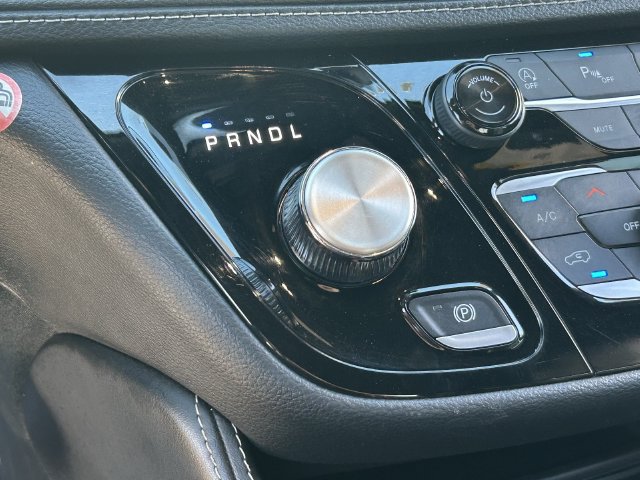 Used 2025 Chrysler Pacifica Limited FWD image 28