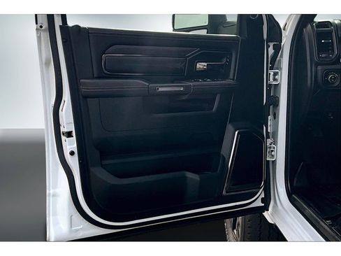 Used 2023 RAM 2500 Limited image 21