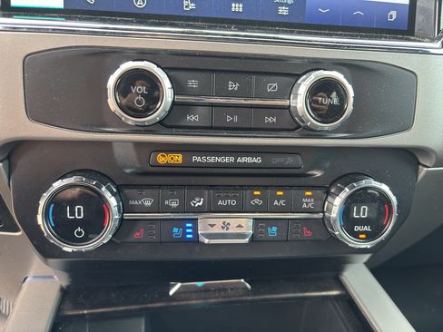 Used 2022 Ford F250 Lariat w/ Chrome Package AWD/4WD image 23