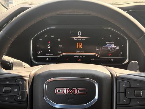 Used 2025 GMC Sierra 1500 AT4 AWD/4WD image 15