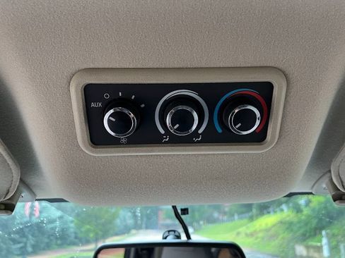 Used 2018 Chevrolet Express 2500 LT w/ LT Preferred Equipment Group RWD image 18