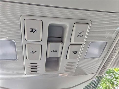 Certified 2023 Volkswagen Jetta SE w/ Panoramic Sunroof Package FWD image 38