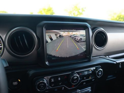 Used 2023 Jeep Wrangler Unlimited w/ Cold Weather Group AWD/4WD image 24