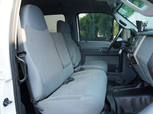 Used 2015 Ford F650 2WD Crew Cab Super Duty image 28