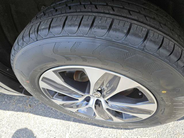 Used 2020 Toyota Highlander XLE FWD image 12