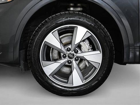 Used 2024 Audi Q5 2.0T Premium Plus w/ Premium Plus Package AWD/4WD image 23