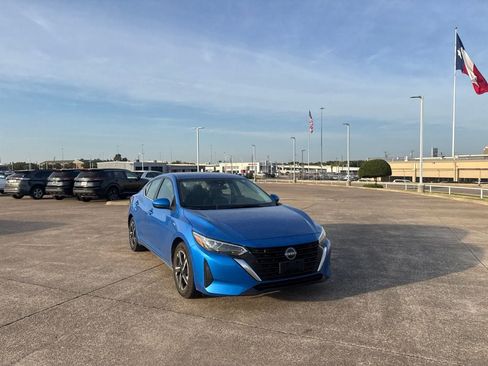 Certified 2025 Nissan Sentra SV FWD image 2