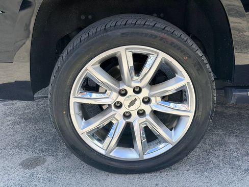 Used 2016 Chevrolet Suburban LTZ RWD image 30