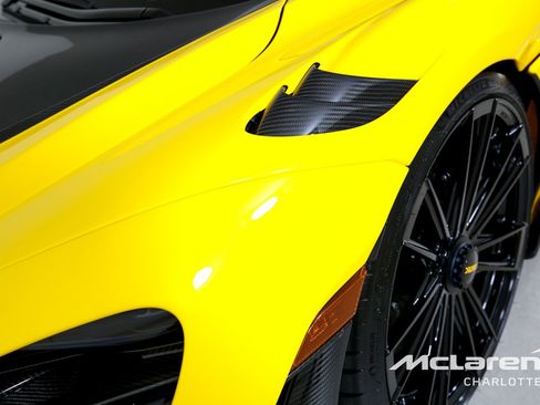 Used 2022 McLaren 765LT RWD image 34