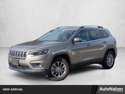 Used 2019 Jeep Cherokee Latitude Plus w/ Comfort/Convenience Group image 1
