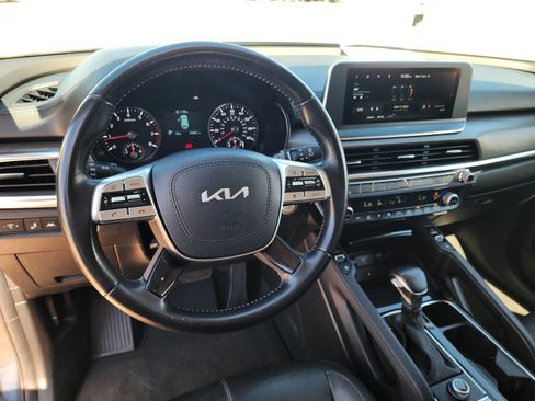 Used 2022 Kia Telluride EX FWD image 2