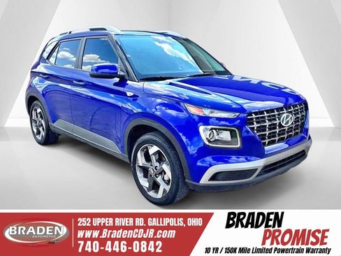 Used 2025 Hyundai Venue SEL FWD image 1