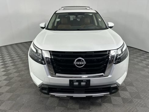 Used 2025 Nissan Pathfinder Platinum w/ Cargo Package image 21