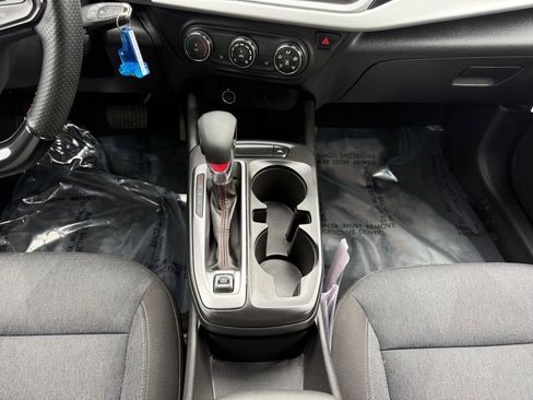 Certified 2024 Chevrolet Trax RS image 15