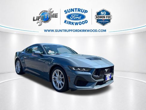 Used 2025 Ford Mustang GT Premium RWD image 9