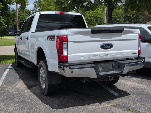 Used 2019 Ford F250 XLT w/ XLT Value Package AWD/4WD image 3